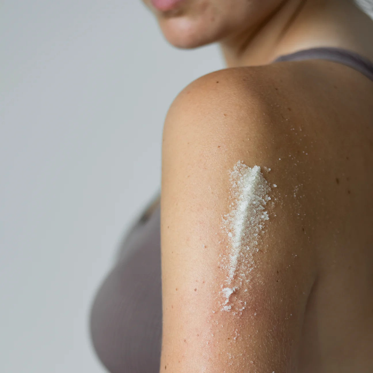 BUSHBALM - Sweet Escape Ingrown Hair Exfoliating Scrub