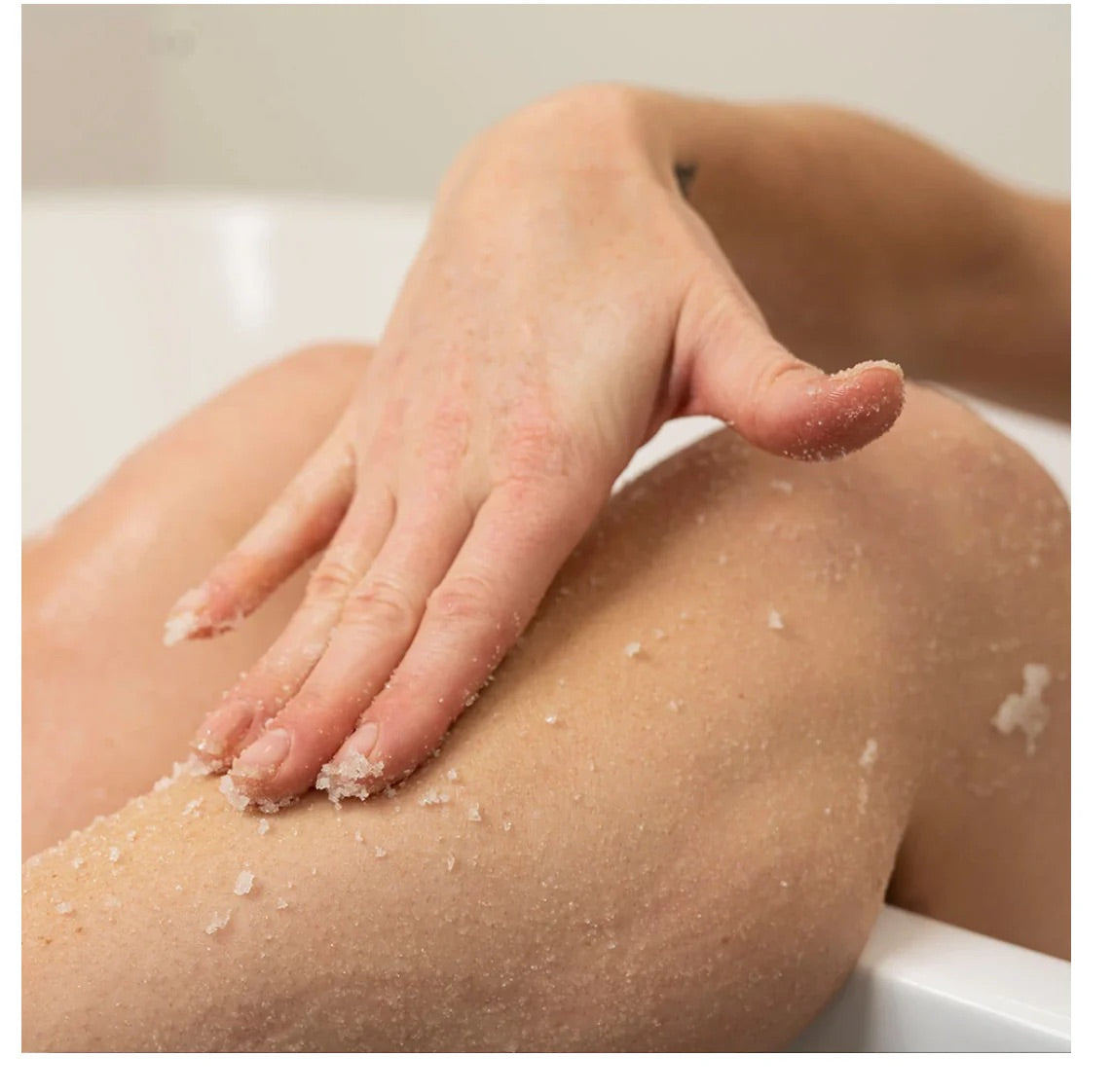 BUSHBALM - Sweet Escape Ingrown Hair Exfoliating Scrub